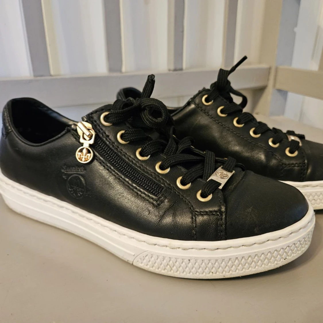 Svarta sneakers - 90