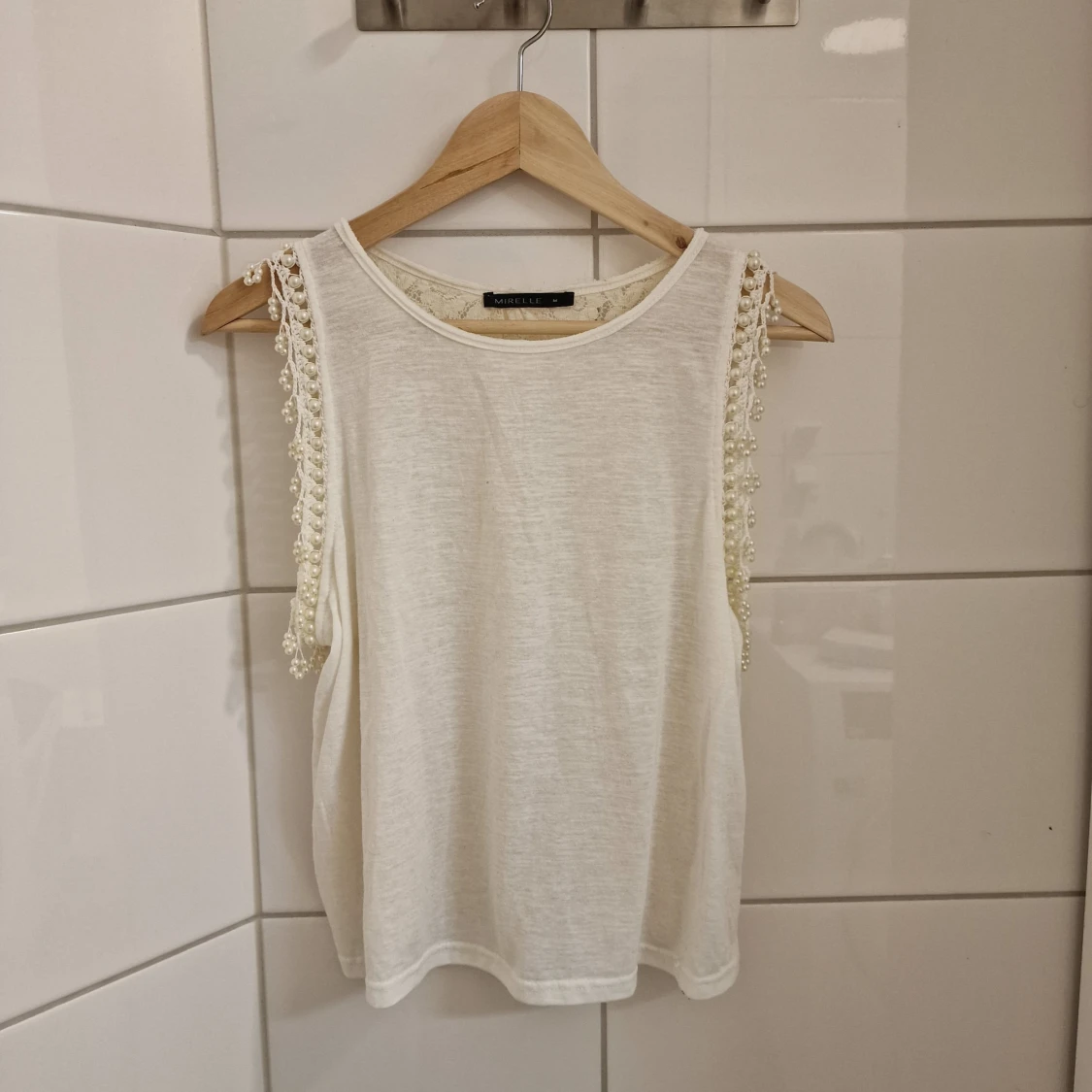 Romantisk topp (Nyskick) Strl M - 90