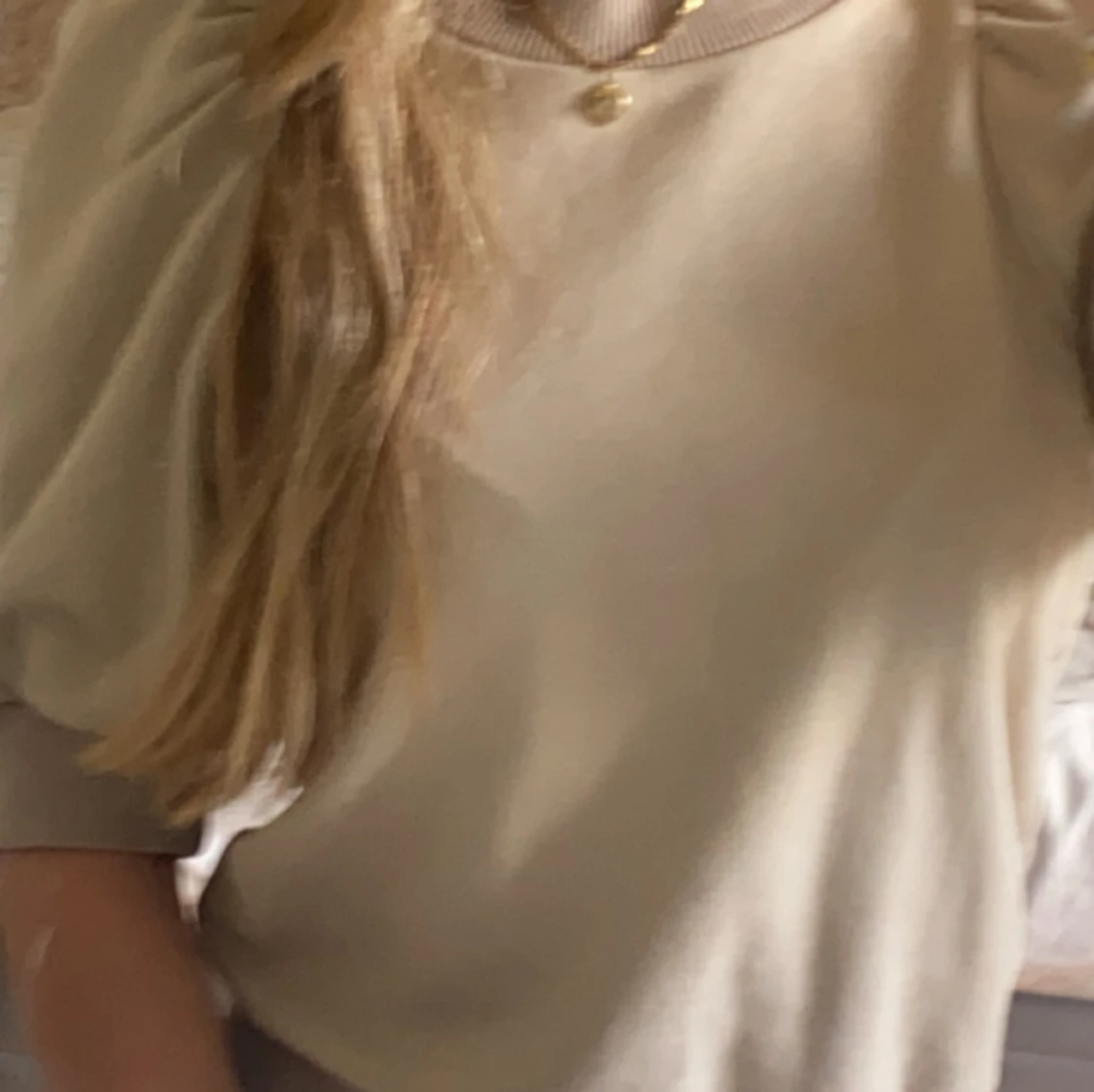 Beige tröja