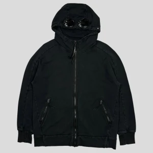 C.P company ziphoodie - Skick 8/10  Skriv för mer frågor