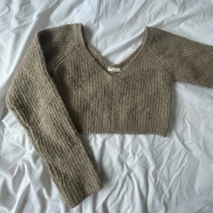 Tröja  - I superfint skick. Från ginatricot. 