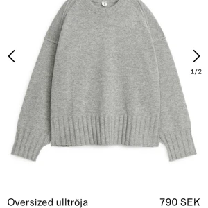 Arket tröja i ull - Världens finaste slutsålda tröja i 100%ull från Arket. Perfekt najs basictröja som ser lyxig ut! Köp direkt för 500 men pris kan diskuteras💝