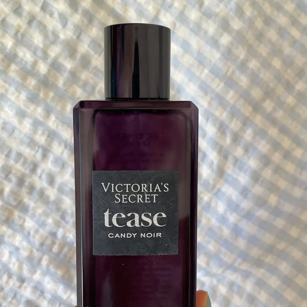 Victoria’s Secret - Tease💖 doftar supergott ungefär 80-90% kvar💖💖. Övrigt.