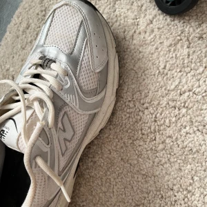 New blance  - Fräscha vita new balance, st 39/40!!! 