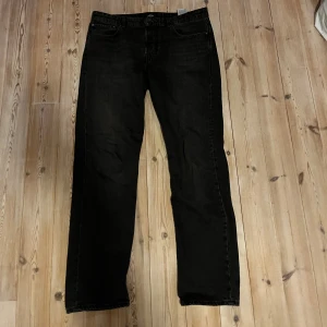 Jack & Jones chris-loose fit - Säljer Jack & Jones chris-loose fit. 8/10 skick. 