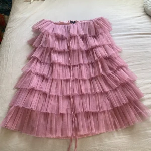 Sommarklänning  - SÅ fin klänning från Zara som är helt slutsåld! Storlek M💞