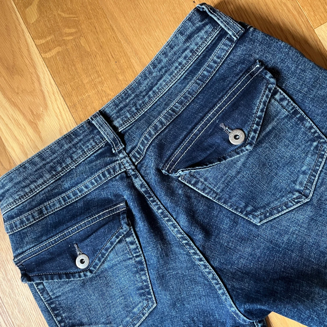 Mörkblåa Lågmidjade Jeans - 90