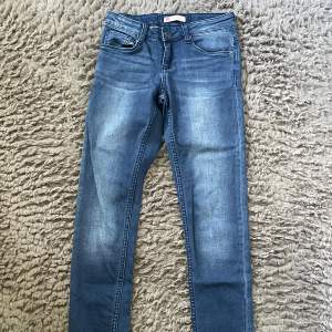 Levis jeans storlek 14 (164). Passar Xs liten S 