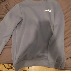 Puma tröja - Storlek S  Knappast använt