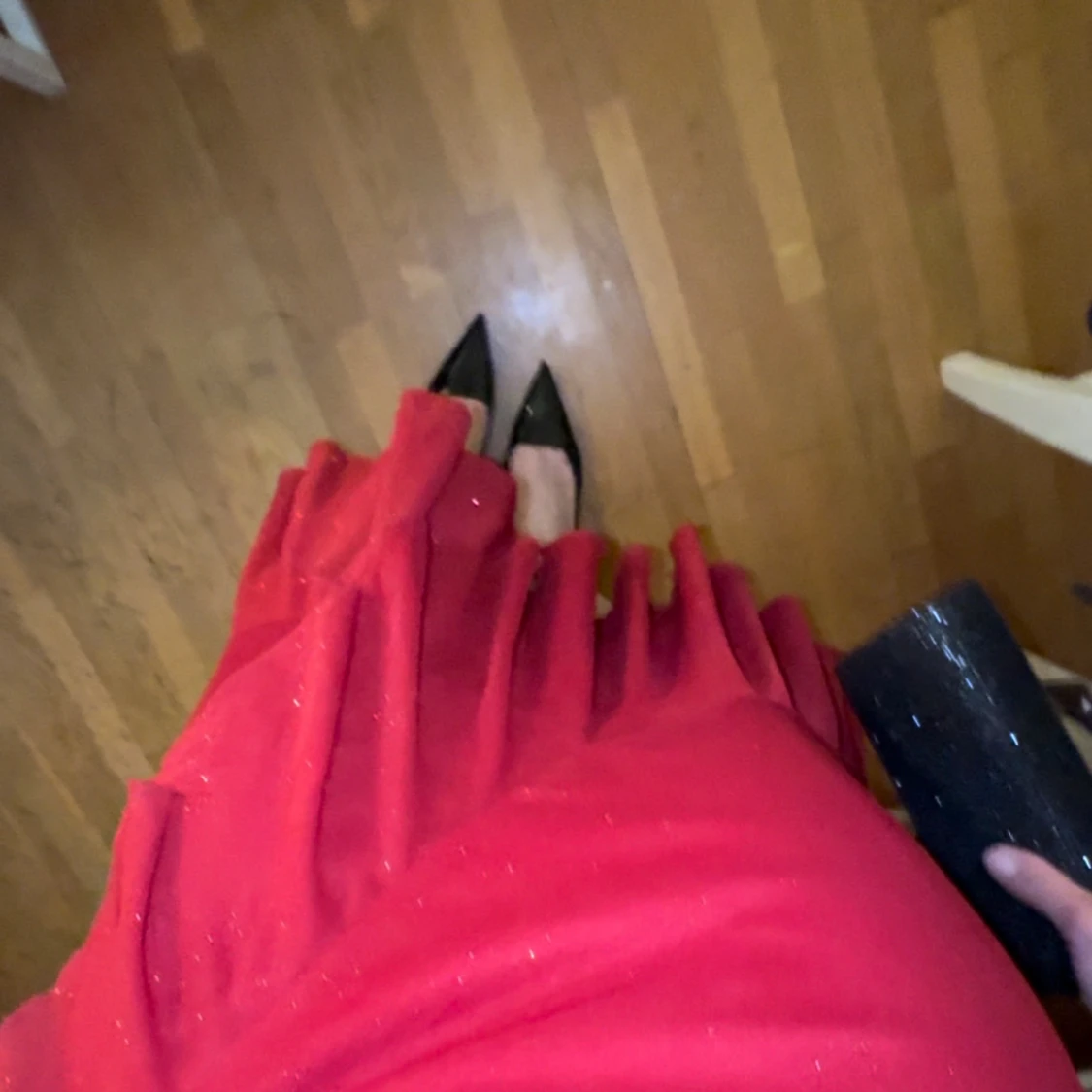 Röd glittrig klänning  - 91