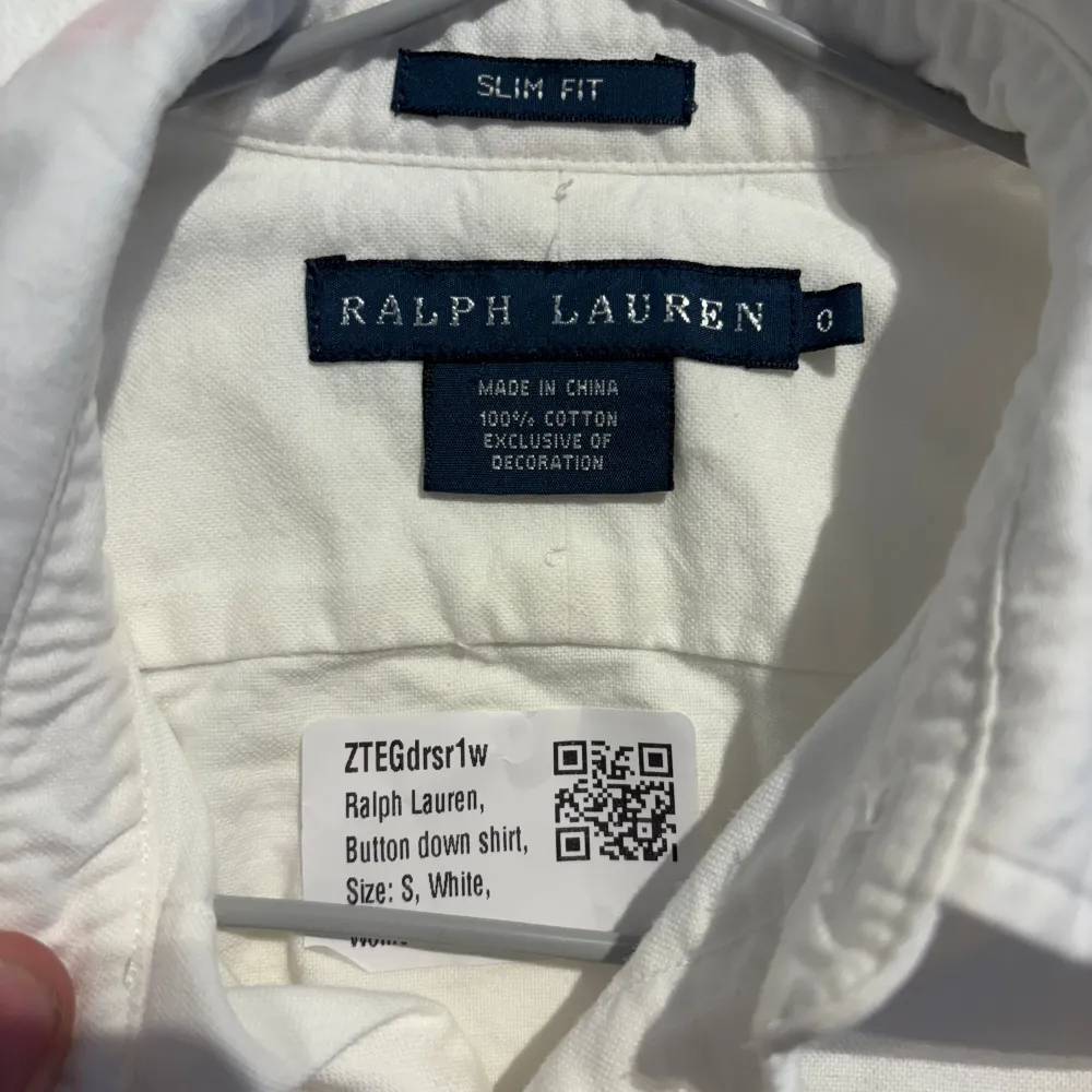 Ralph Lauren skjorta, vit Storlek S Skick 7/10. Skjortor.
