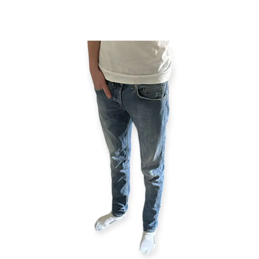 Riktigt feta Dondup jeans inga defekter skick 9/10. Jeans & Byxor.
