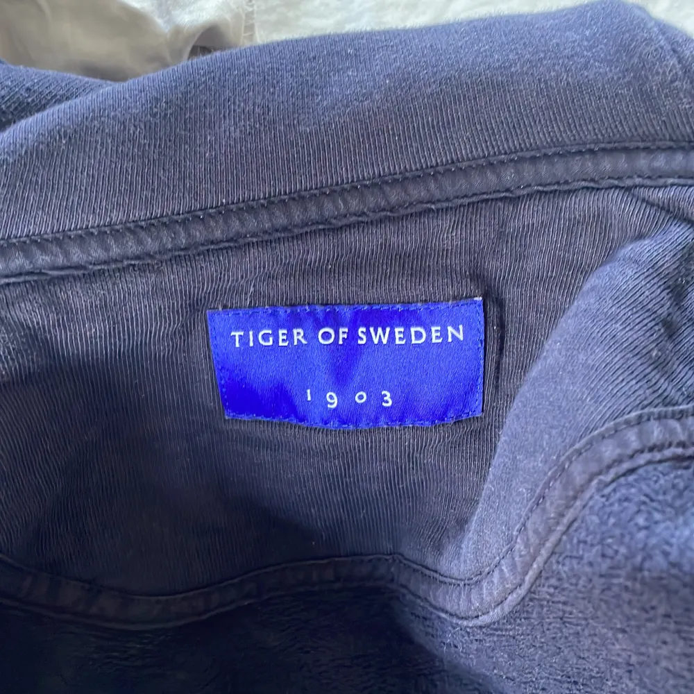 Jag säljer min snygga TIGER OF SWEDEN tröja, Bra skick, Stl s. Tröjor & Koftor.