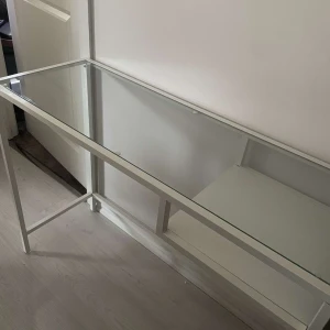 Glasbord  - Glasbord/ avlastningsbord 