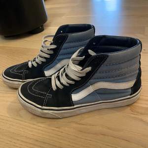 Säljer mina vans! Bra skick🩷storlek 40 men passar mig som även har storlek 39