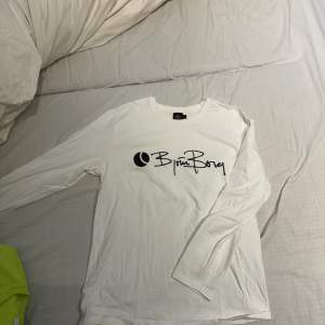 Långärmad t-shirt från Björn Borg i XL men passar M. Skick 6/10  