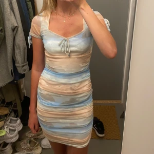 Klänning för sommaren  - Fin sommarklänning som inte kommer till användning längre! 