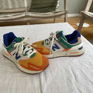 New balance - Hej,Jag säljer ett par skor som är använda  5 gånger och dom är i skick 10/10🤩 har ej kartong 📦 