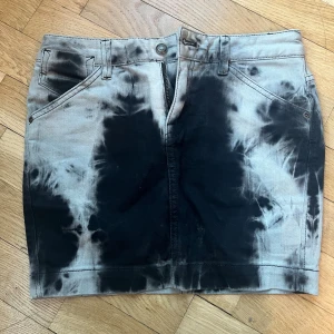 Cool jeans kjol - Jätte snygg jeans kjol som tyvärr inte passade mig💕