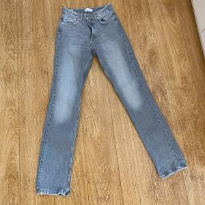 Zara jeans 150 kr storlek 36 Andra bild jeans lager 157 20 kr