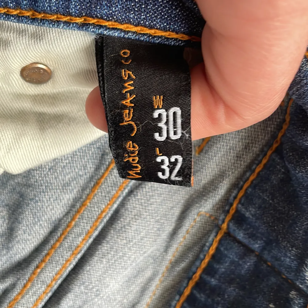 Nudie jeans i storlek W30 L32  . Jeans & Byxor.