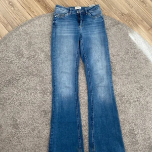 Only jeans - Köpta för 629kr på ellos men märket only. Använda enstaka gång. Pris går såklart att diskutera men de är ej slitna på något sätt eller sönder. 💖