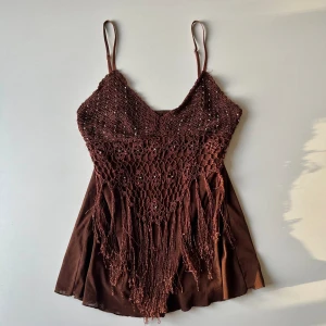 Brun topp - Brun vintage topp med fransar och rhinestones 🤎