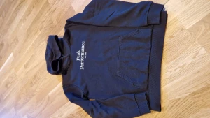 Peakperformance hoodie - Begagnad hoodie strl 170 Skicka 8/10