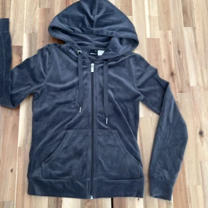 Ginatricot zip hoodie stl XXS - Hoodie fr Ginatricot i mkt fint skick