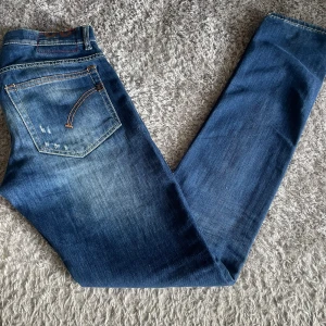 Dondup jeans - | ”Dondup jeans” | Skick: 10/10 | Storlek: 31 | Nypris: 3999 | Vårat pris: 1199 |  Skriv om ni har några frågor eller funderingar!