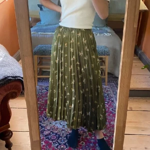 Mönstrad kjol Zara - Tigermönstrad kjol från Zara i Storlek XS. Mycket bra skick!