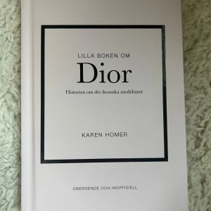 Prydnads bok från dior - En bok om det ikoniska modehuset🙏🏼😃