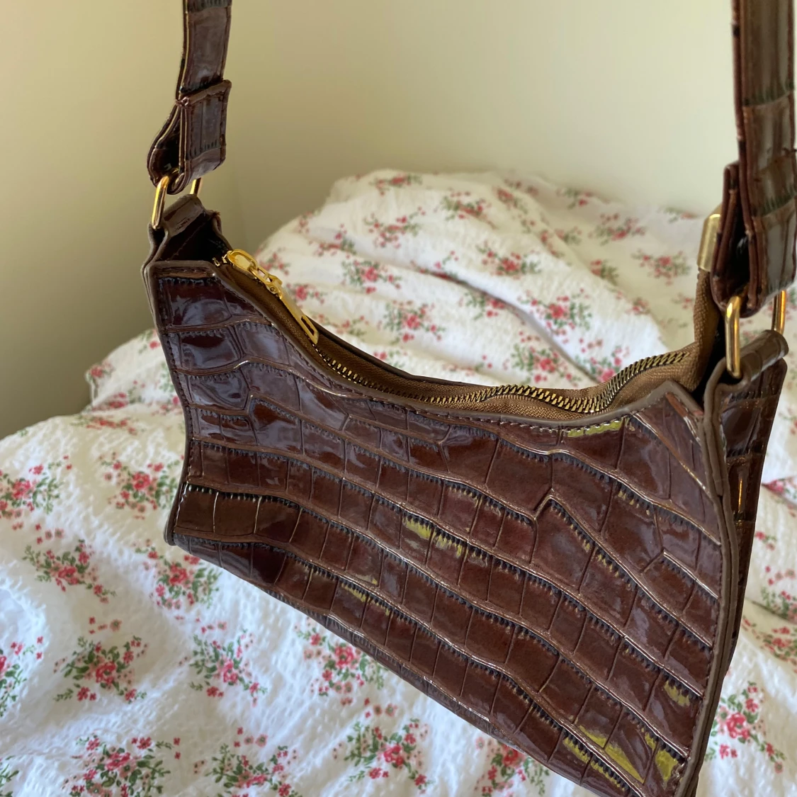 Brun glansig väska - 90