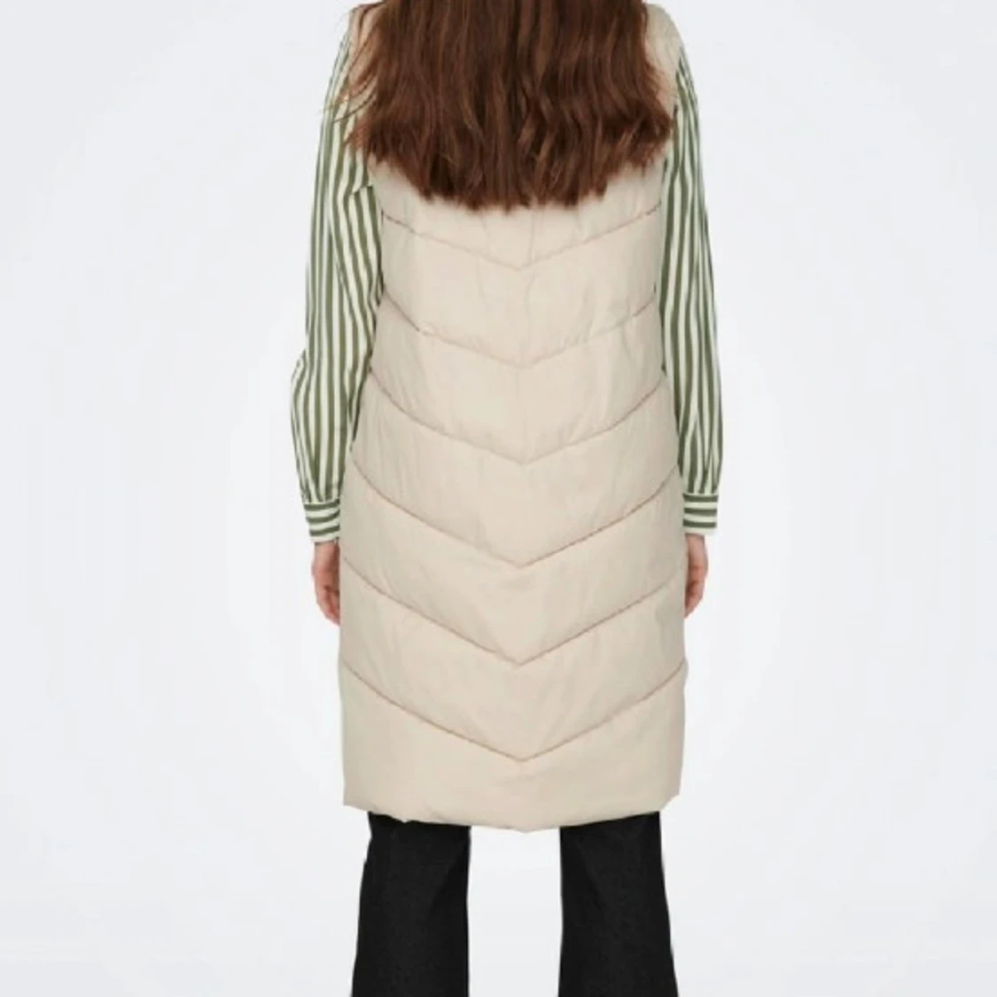 Lång väst som är bekväm inga hål eller liknande  - 90