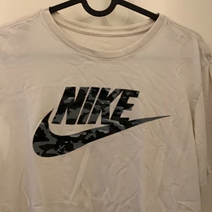 Nike T-Shit - Skriv till mig för mer information!
