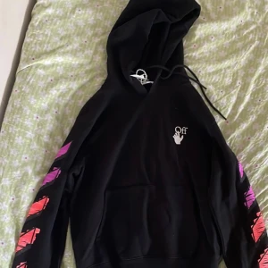 Off white hoodie  - Helt oanvänd med kvitto! 