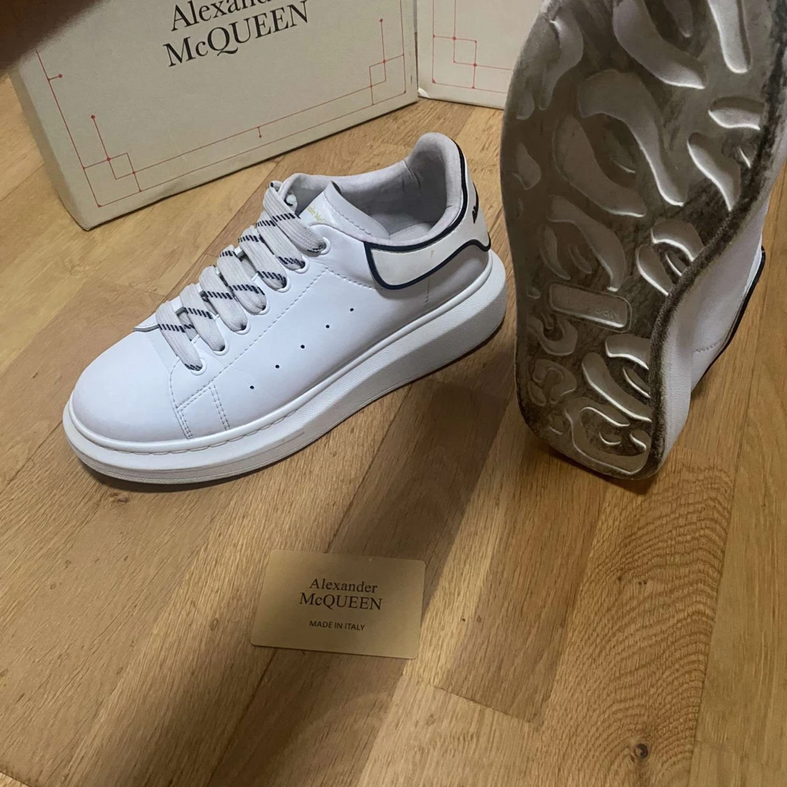 Alexander McQueens  - 91