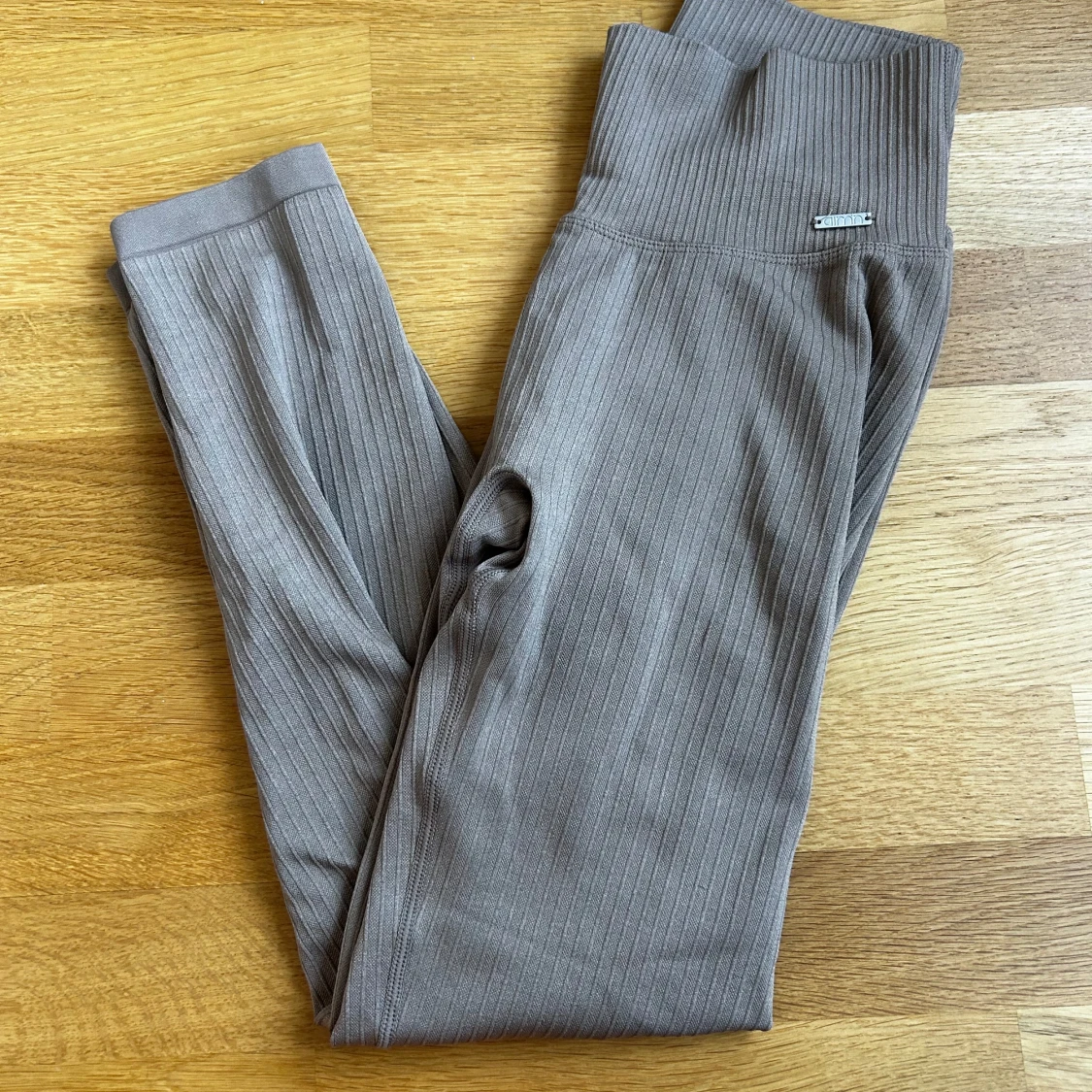 NYA- Ribbed seamless tights