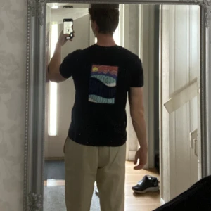 Patagonia tshirt i large  - Säljer denna då den knappt kommit till användning. Jag är cirka 186 cm och väger 85 kg.