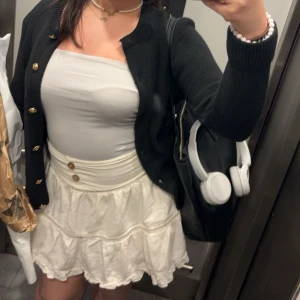 cardigan  - cardigan köpte från h&m är storlek XS! 