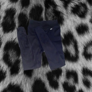 Stronger byxor  - Säljer dessa stronger byxor för att dem ej kommer till användning och har inte använts alls mycket så de är i bra skick. 