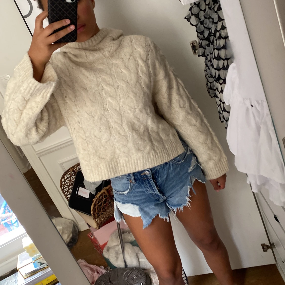 Stickad tröja med luva💕