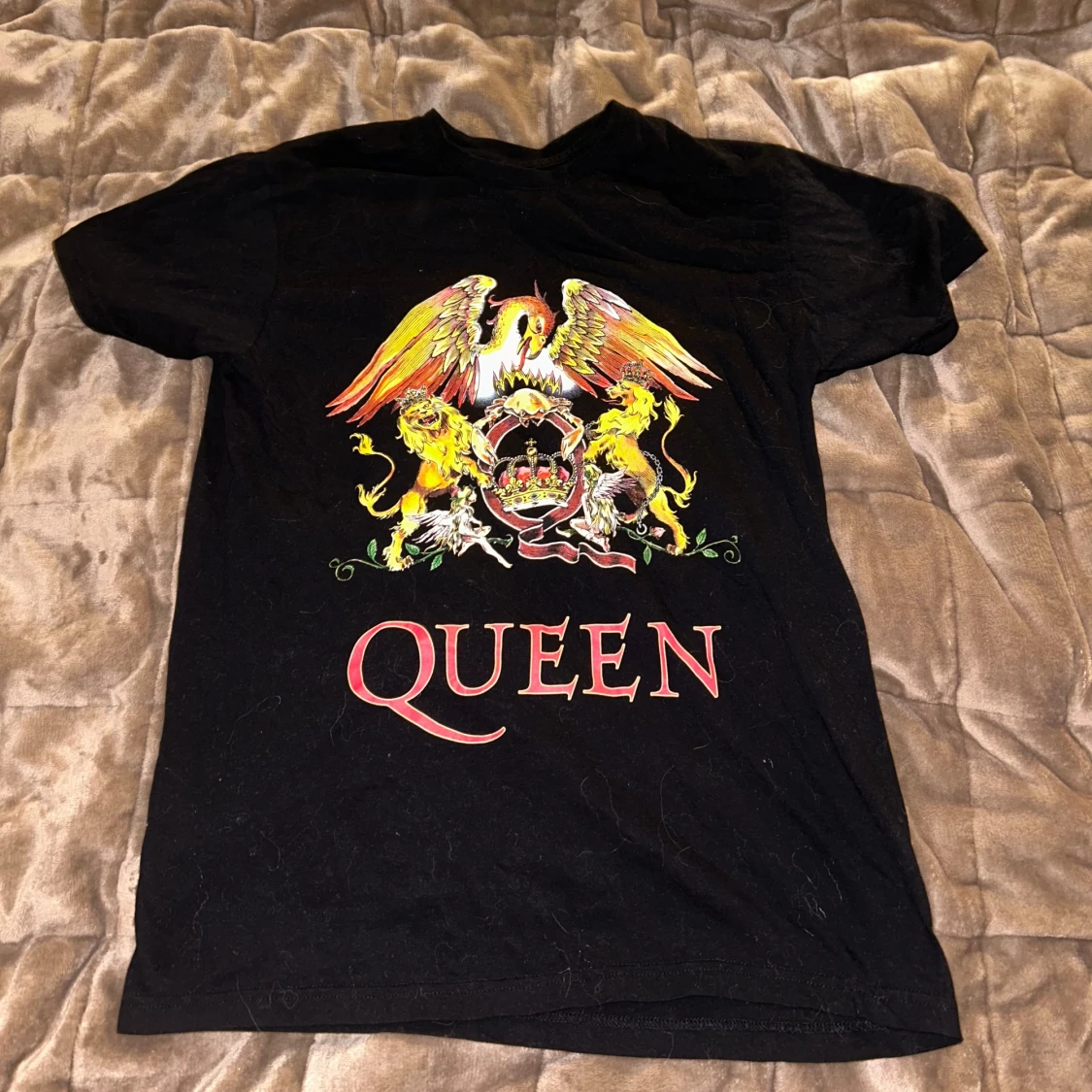 queen t-shirt