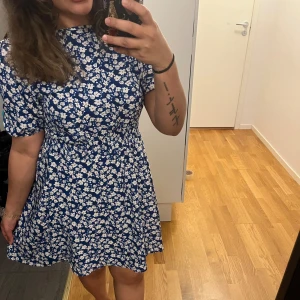 Sommarklänning  - Helt ny sommarklänning 