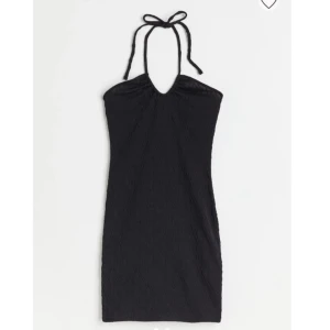 Klänning  - Snygg klänning från H&M. Aldrig använd, lapp kvar💕