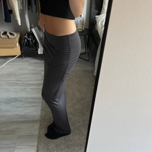 Långkjol - Fin långkjol från Gina 💕 använd få gånger och är i bra skick 💕