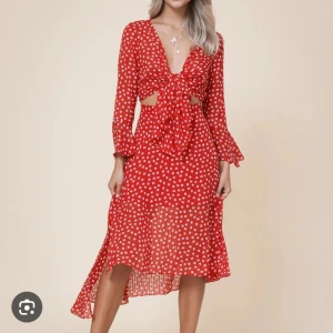 Adoore klänning - Klänning i bra skick som aldrig använts. Storlek 34