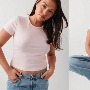 basic tight top  - Figurnära t-shirt som är något croppad. Använd endast en gång. Super skönt och stretchigt material 