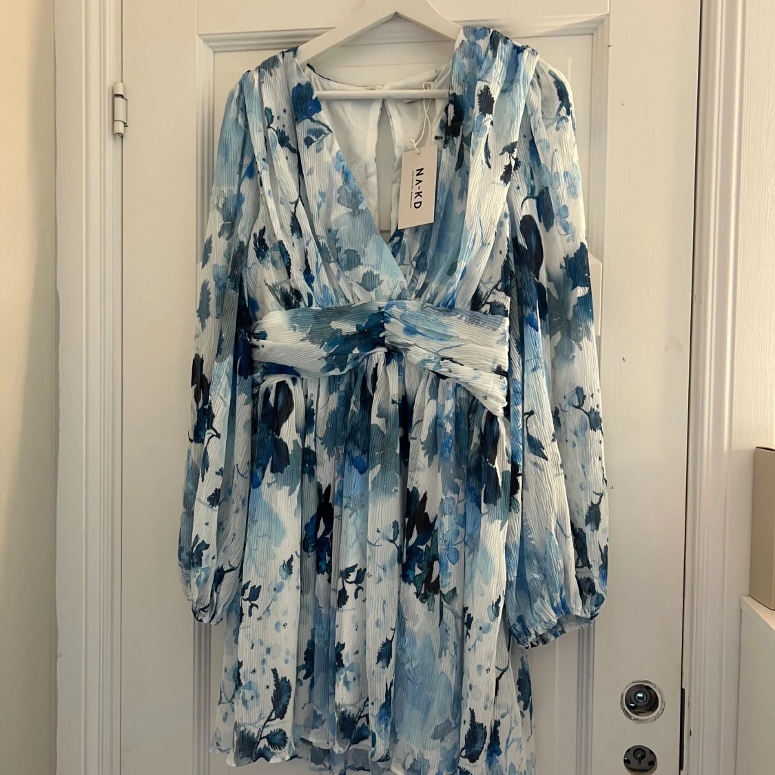 Lojsan Wallin x NA-KD - 90