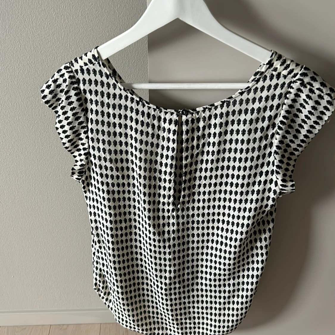 Second Female top - 90